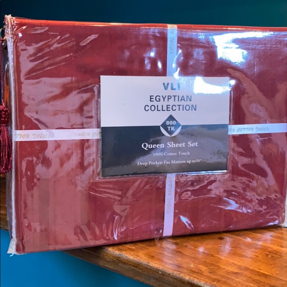 Merlot/deep red queen sheet set